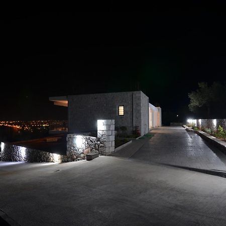Verga'S Apartments كالاماتا المظهر الخارجي الصورة