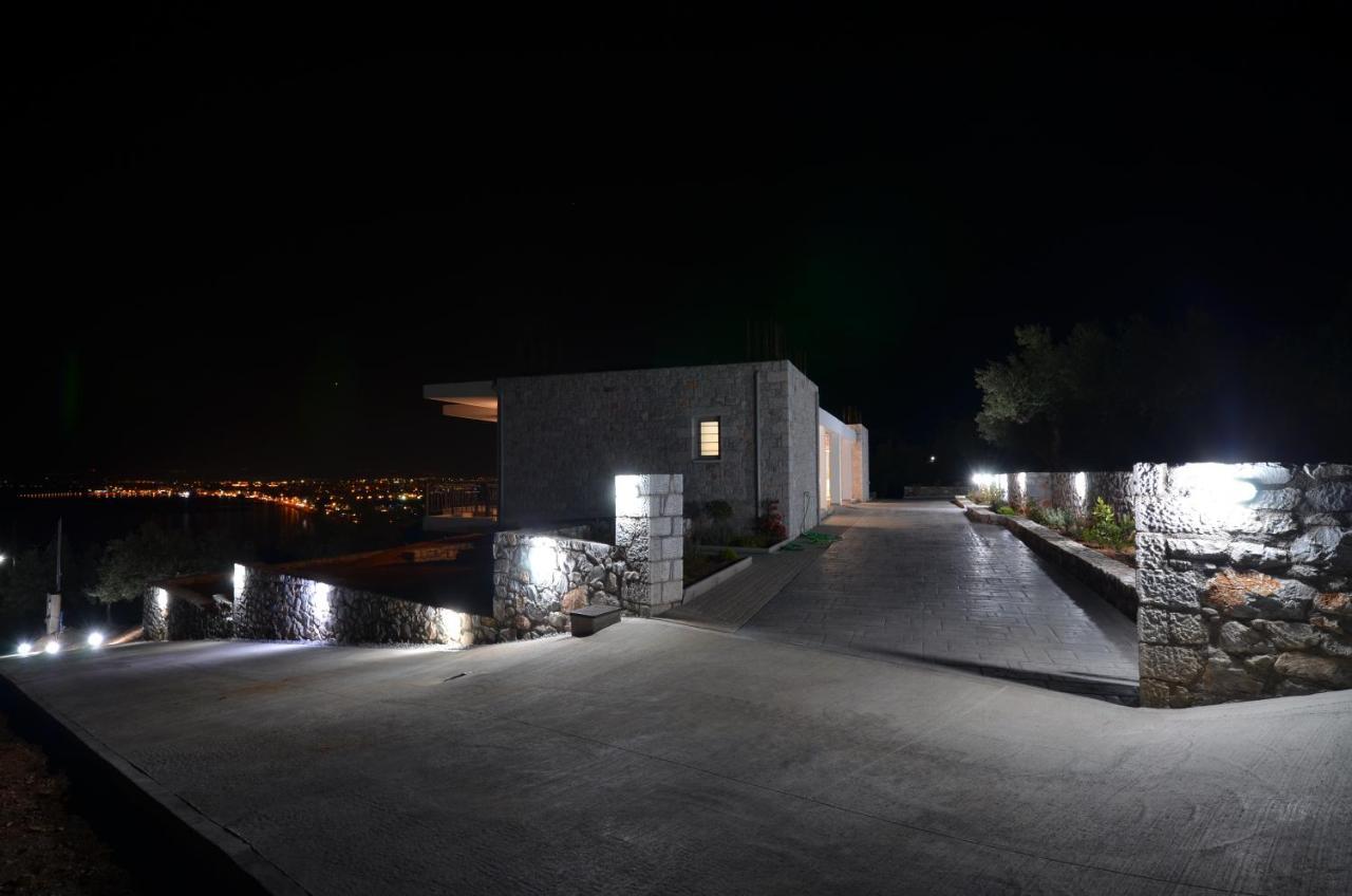 Verga'S Apartments كالاماتا المظهر الخارجي الصورة