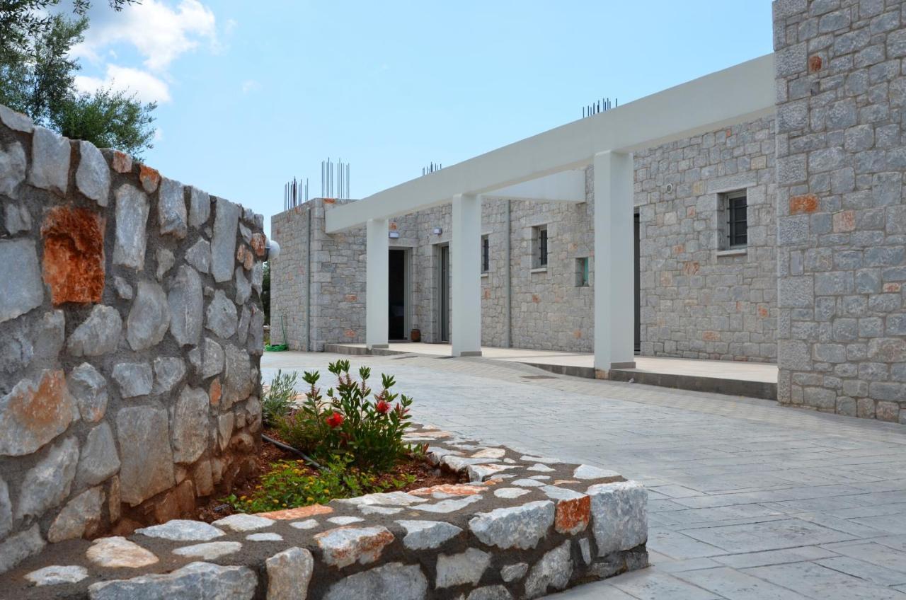 Verga'S Apartments كالاماتا المظهر الخارجي الصورة